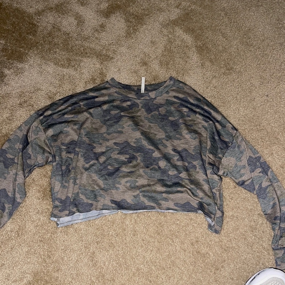 Cropped Long sleeve Tee